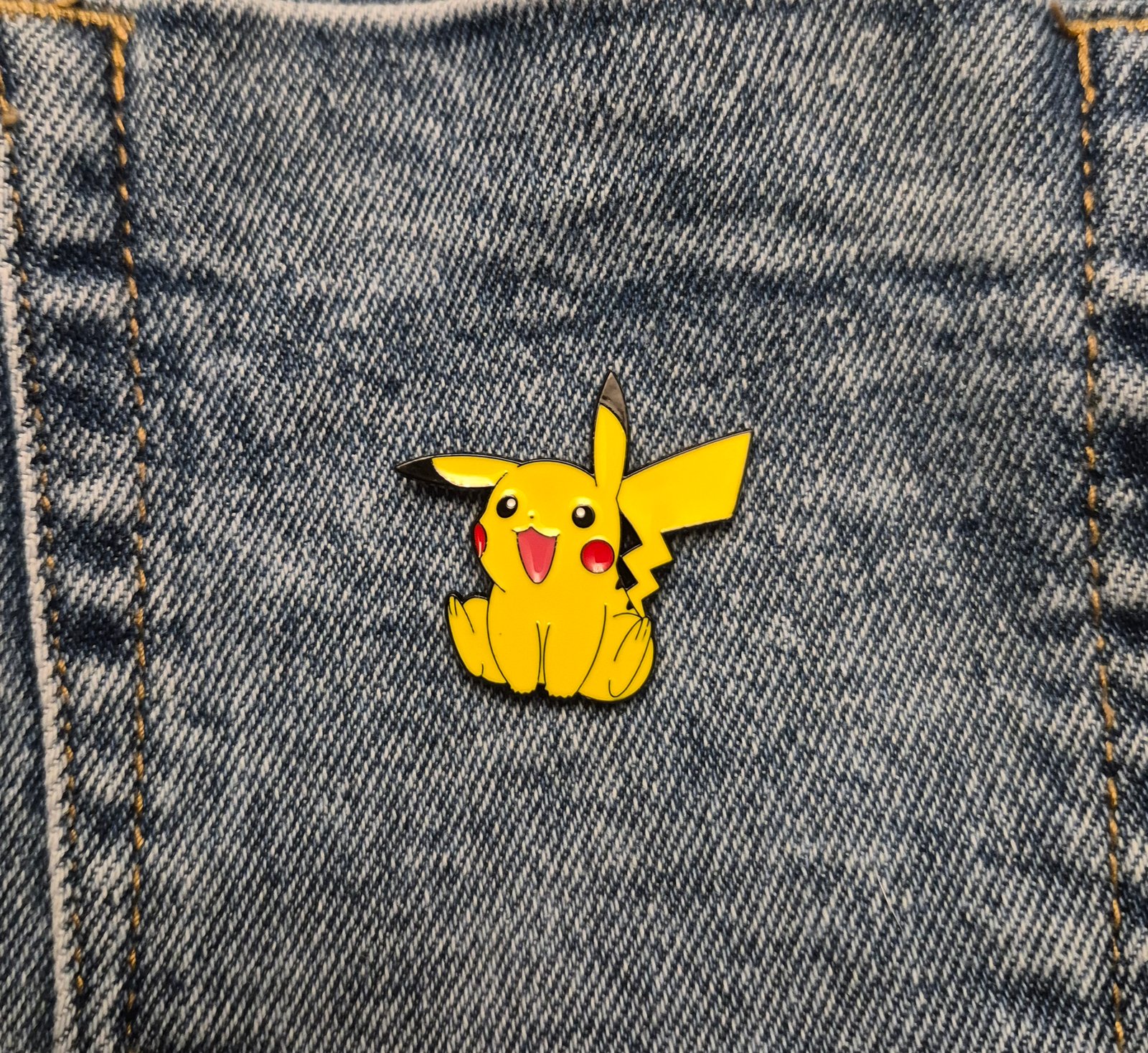 Pin Pikachu